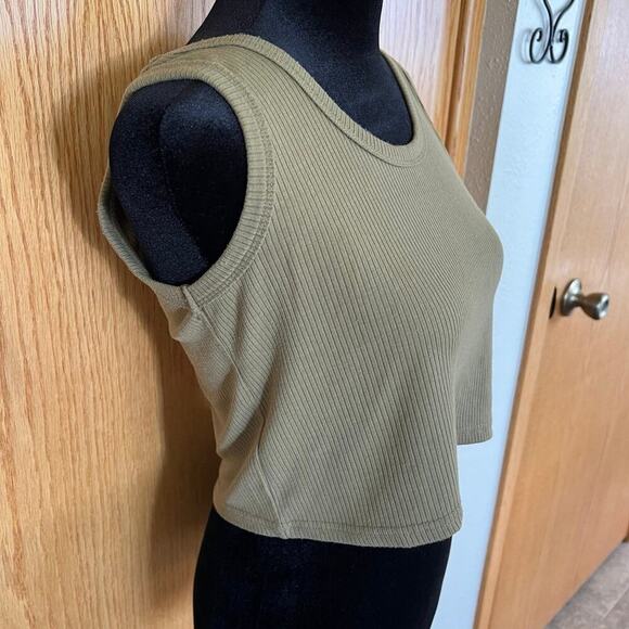 Dazy women's size S ribbed green crop tank top - Picture 4 of 7